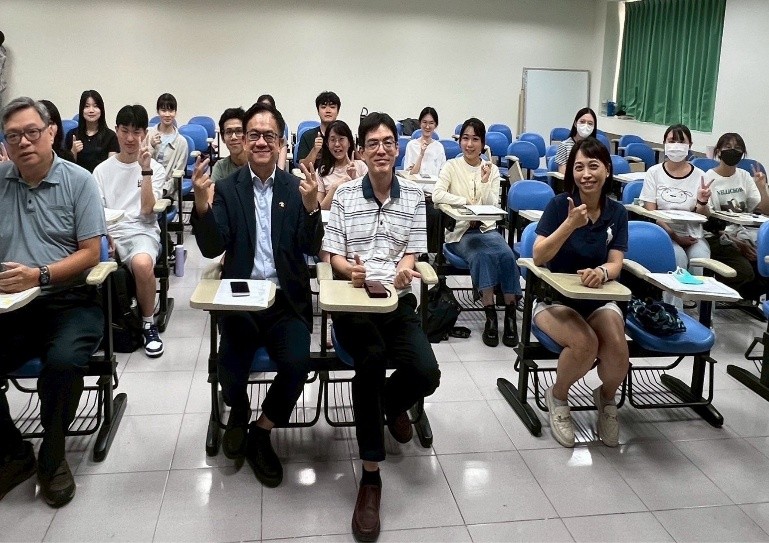 Image:Enews472藥學院-2.jpg