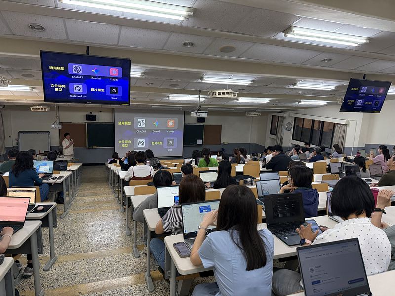 Image:Enews483人事室-12.jpg