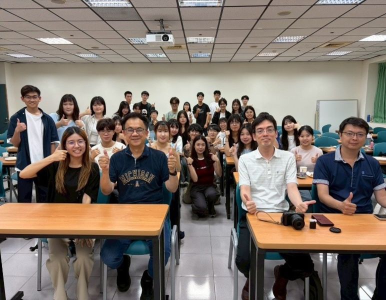 Image:Enews484藥學院-21.jpg