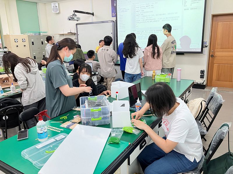 Image:Enews486專題-3.jpg